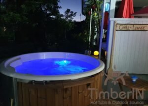 Houtgestookte Hottub Jacuzzi Met Massagejts – TimberIN Rojal (1)