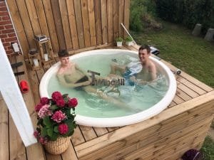 Wellness Hot Tub Met Externe Houtkachel (1)