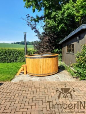 Hottub Jacuzzi Met Houtkachel Bubbels Jets (1)