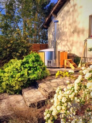 Hottub Jacuzzi Met Houtkachel Mogelijk Met Bubbels Jets (2)
