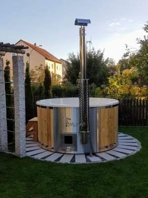 Hottub Met Houtkachel Bubbels Jets (1)