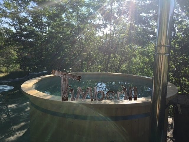 Houtgestookte Hottub Met Kunststof Gites CRESTET France 2