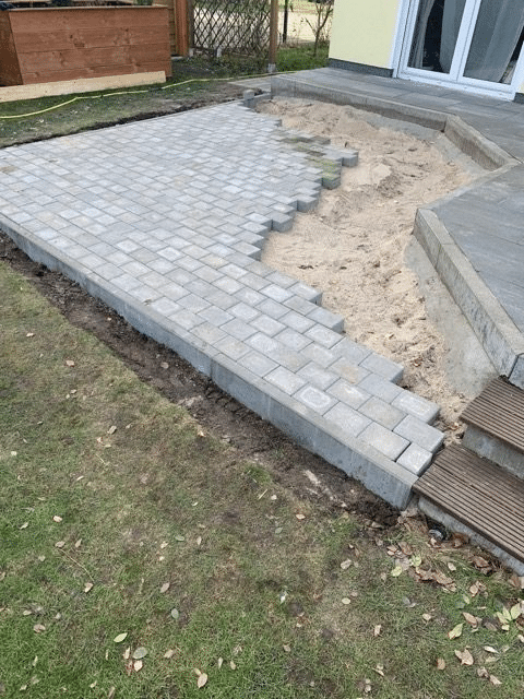 Bestrating als stabiele basis voor de hottub