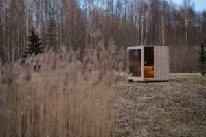 TimberIN Nordic Cube buitensauna aan een meer